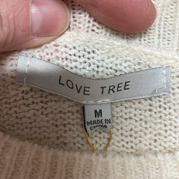 Love Tree Heart Embellished Size Medium White With Red Gemstone Crewneck Sweater - Picture 3 of 8